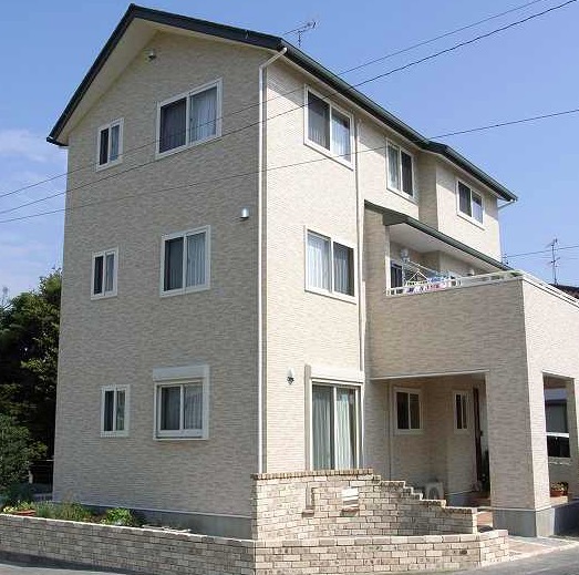 昭和建設施工例2006年!3階建て二世帯同居は2階が共用のLDK